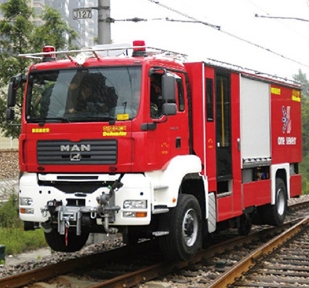 Rail dual purpose fire truck